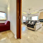 Puntallana Villa *