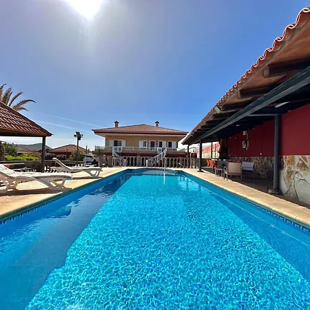 Puntallana Villa *